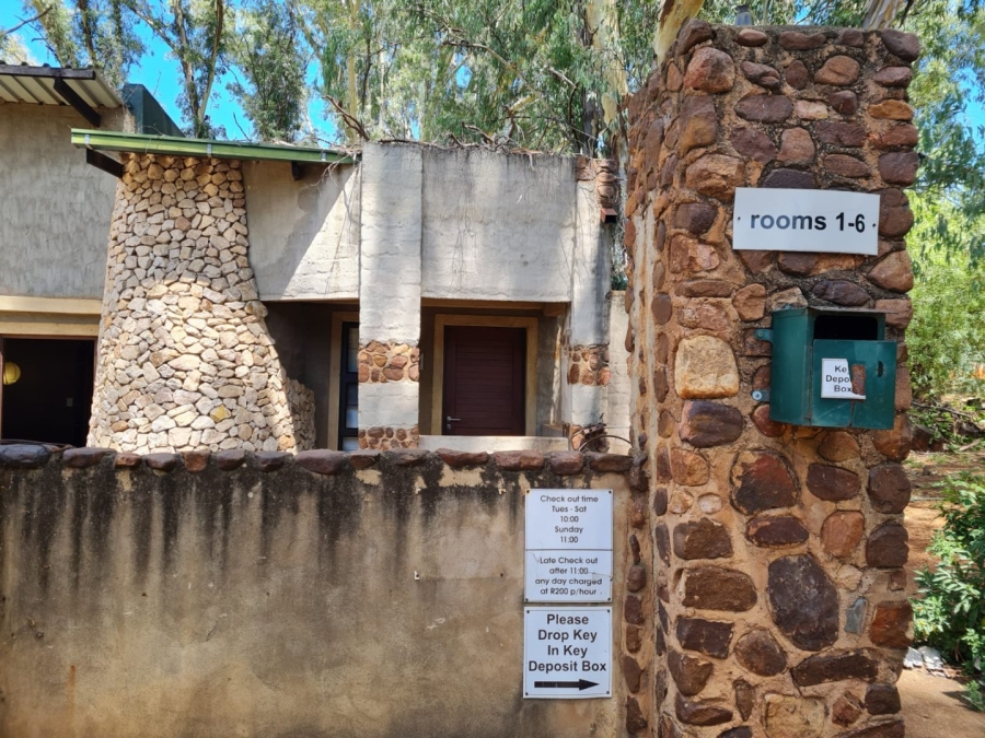 Commercial Property for Sale in Remhoogte AH North West